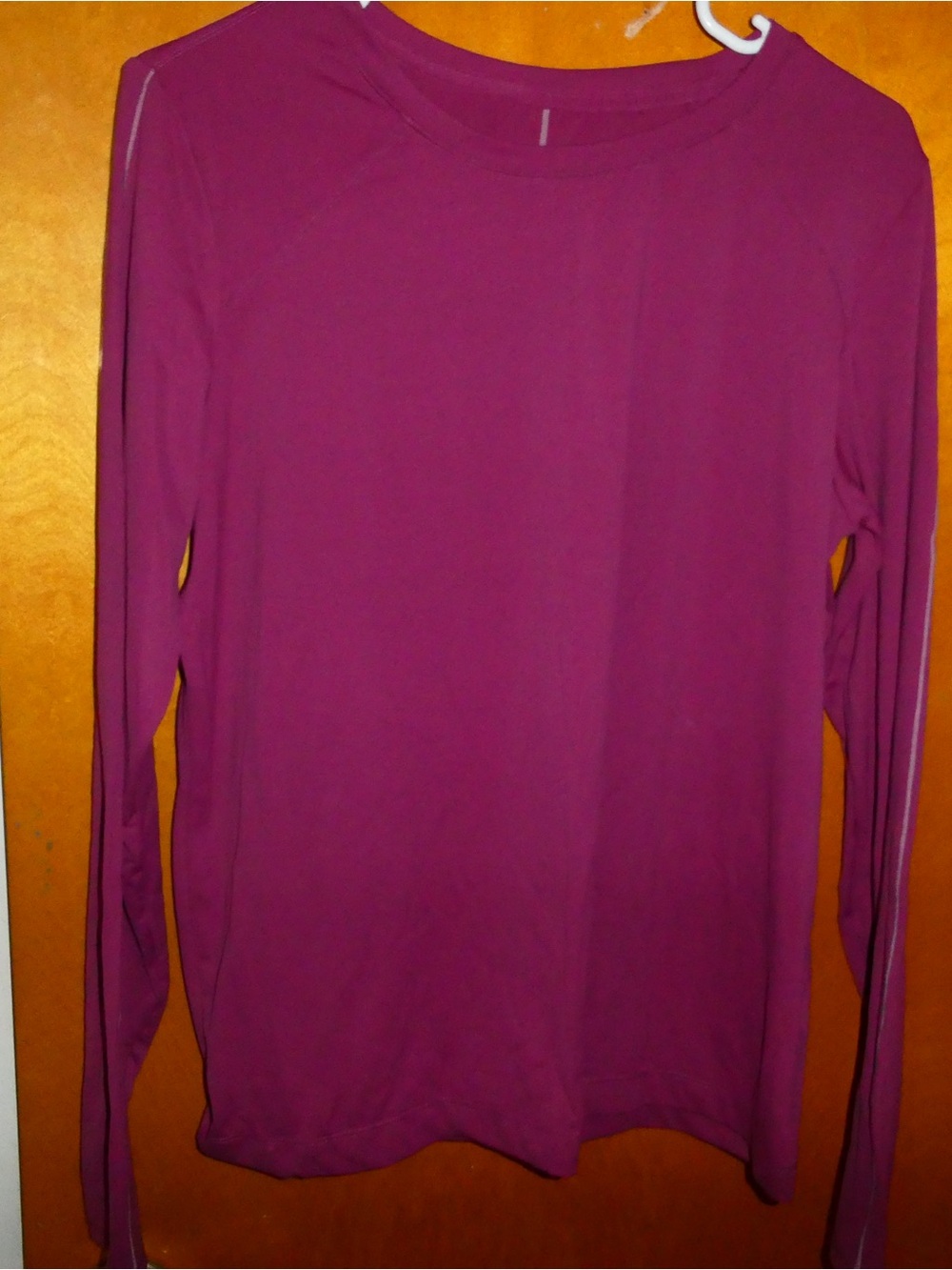 Women’s Long-Sleeve Pullover Sweater - Magenta